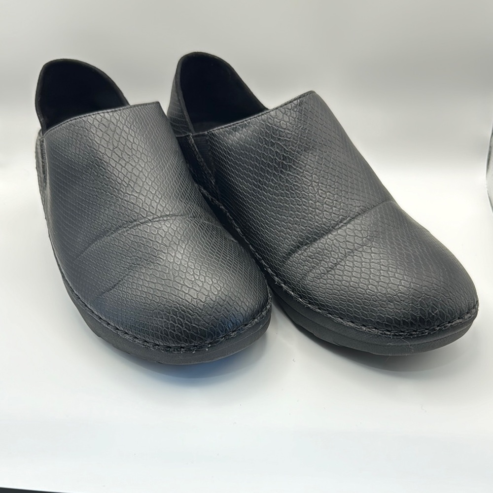 Fit Flop Black Clogs